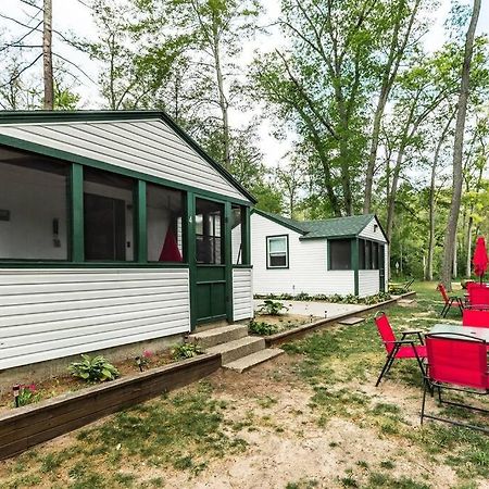 Big Blue Lake Cottages, Llc - Cottage #5 Holton Exteriér fotografie