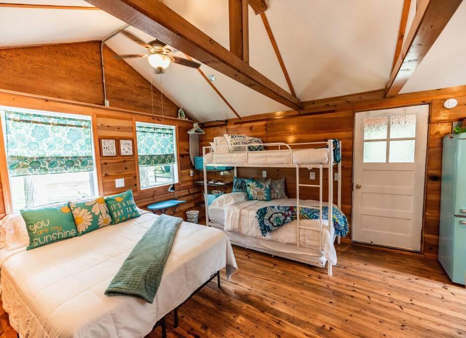 Big Blue Lake Cottages, Llc - Cottage #5 Holton Exteriér fotografie