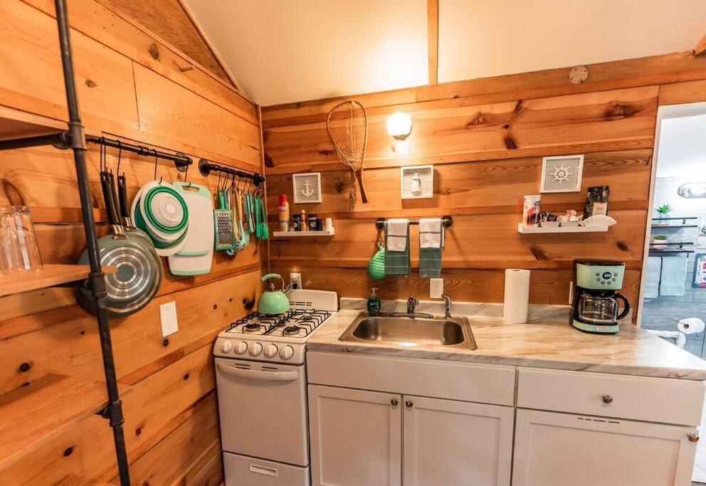 Big Blue Lake Cottages, Llc - Cottage #5 Holton Exteriér fotografie
