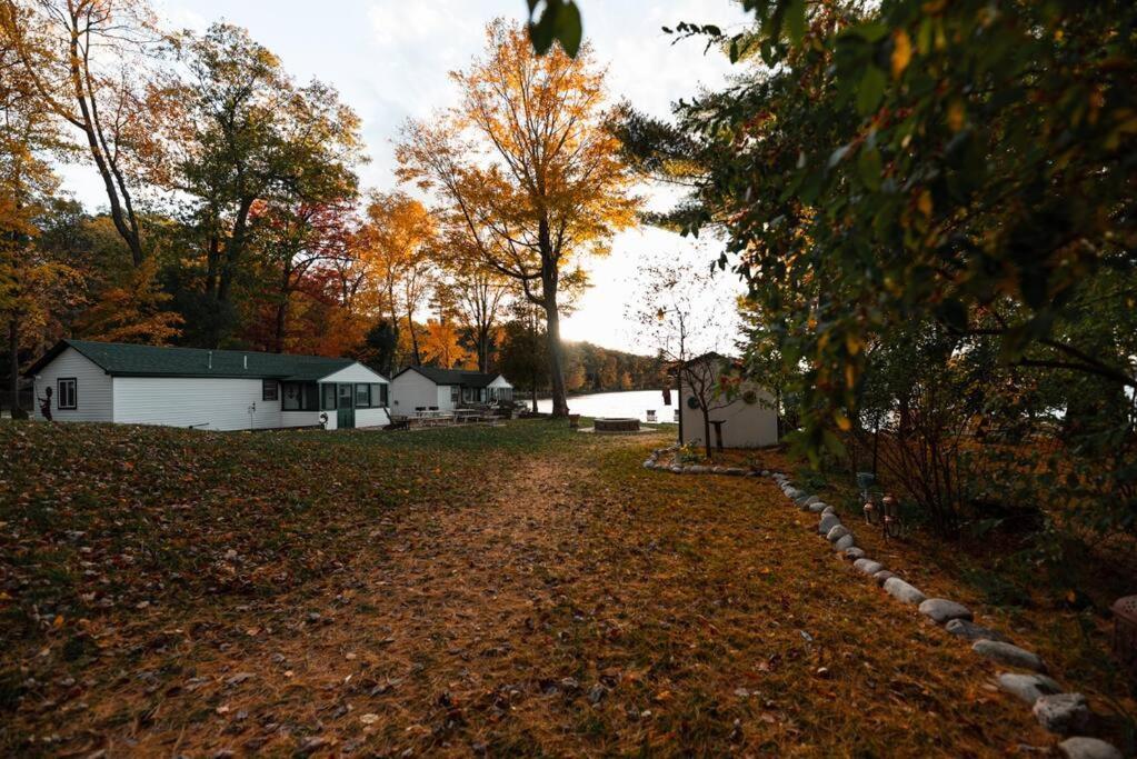Big Blue Lake Cottages, Llc - Cottage #5 Holton Exteriér fotografie