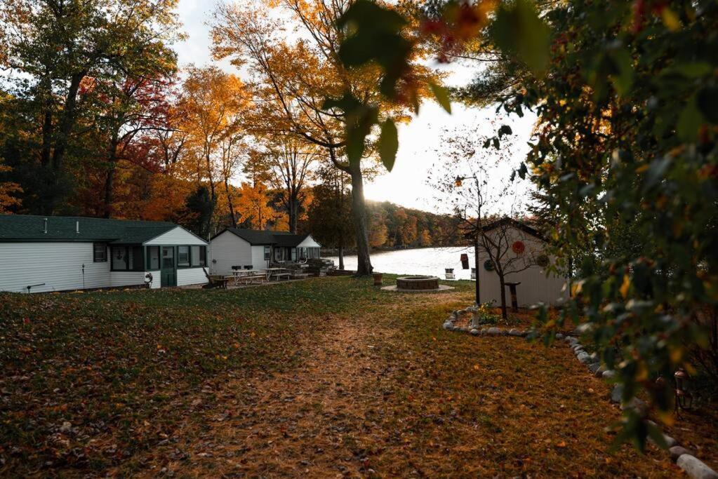 Big Blue Lake Cottages, Llc - Cottage #5 Holton Exteriér fotografie
