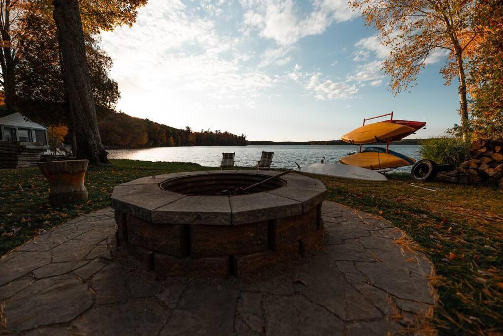Big Blue Lake Cottages, Llc - Cottage #5 Holton Exteriér fotografie
