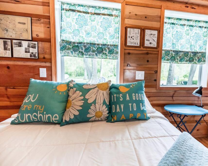 Big Blue Lake Cottages, Llc - Cottage #5 Holton Exteriér fotografie